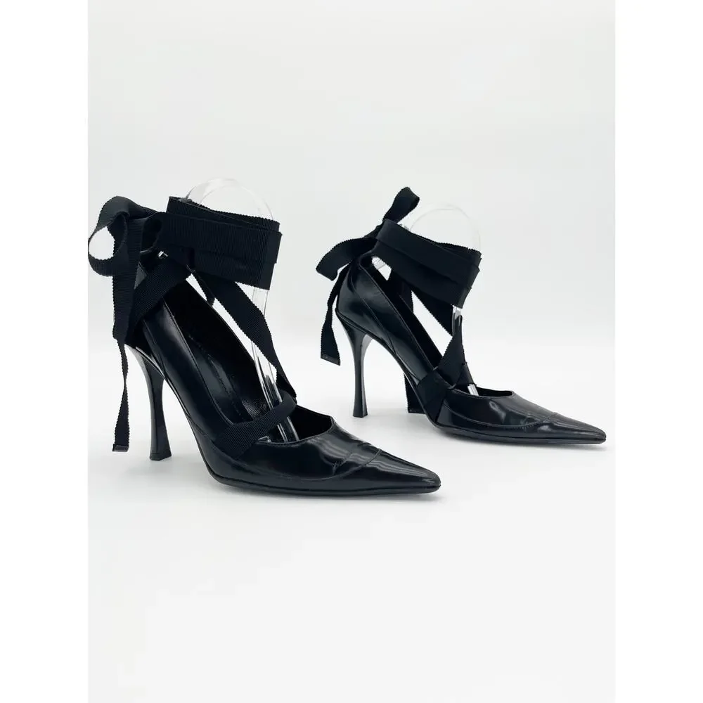 Gucci Vintage Fall 2002 Runway Black Grosgrain Lace Up Pointed Toe Heels US 7.5